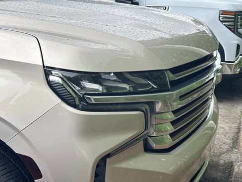 Used 2021 Chevrolet Tahoe High Country w/ Premium Package AWD/4WD image 5