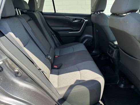 Used 2021 Toyota RAV4 XLE w/ Convenience Package AWD/4WD image 14