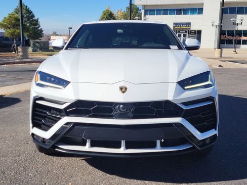 Used 2019 Lamborghini Urus image 9