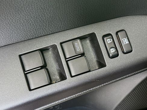 Used 2018 Toyota RAV4 LE w/ All Weather Liner Package AWD/4WD image 15