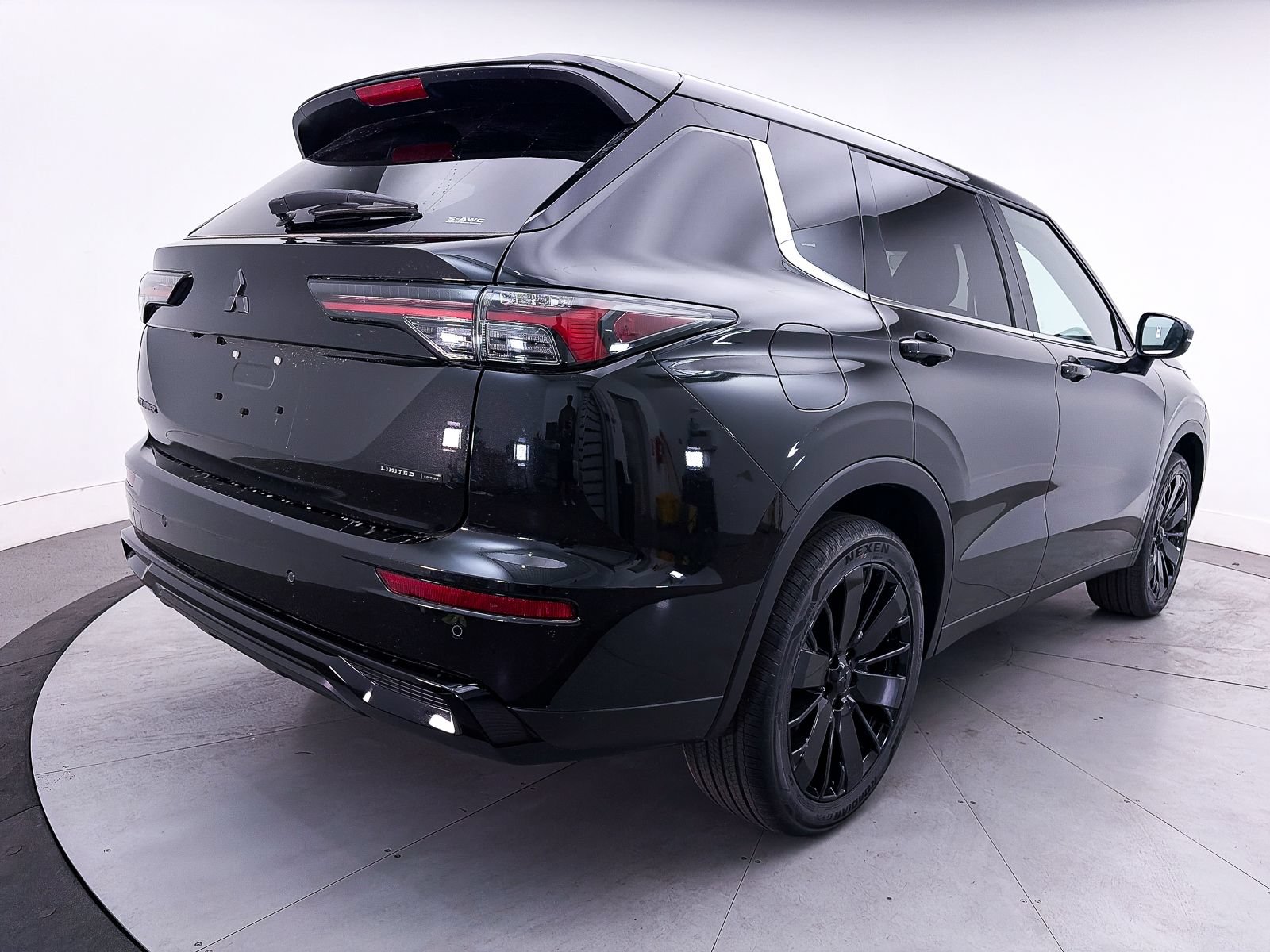 Used 2026 Mitsubishi Outlander LE AWD/4WD image 6