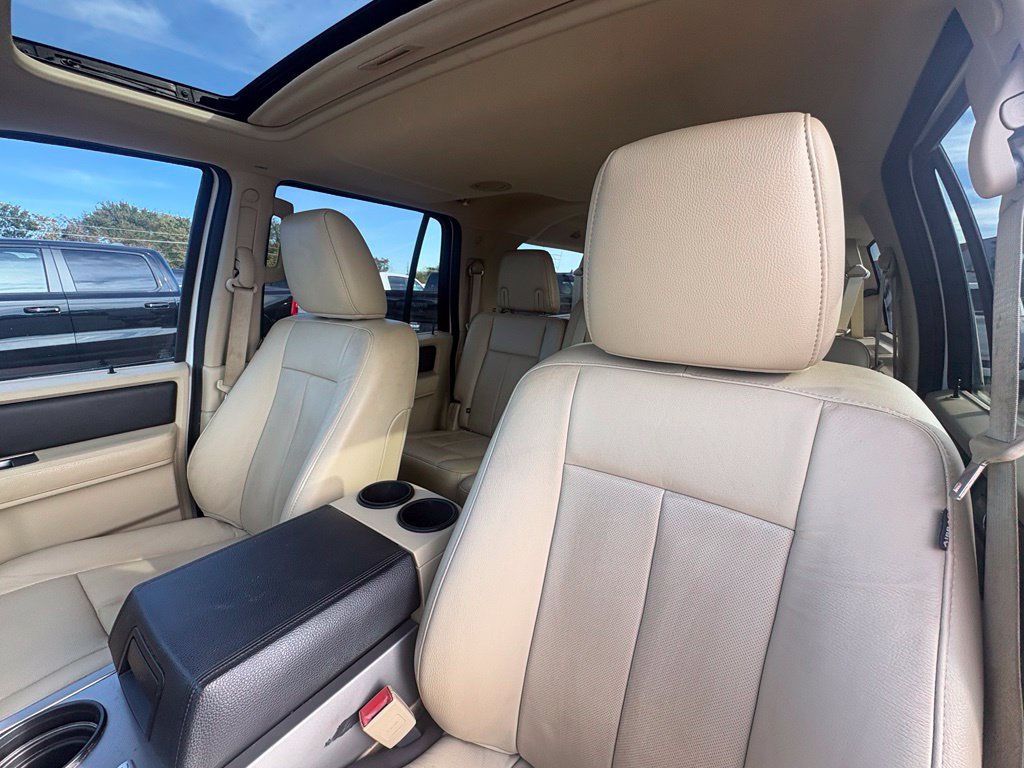 Used 2016 Ford Expedition EL XLT w/ Equipment Group 202A RWD image 13