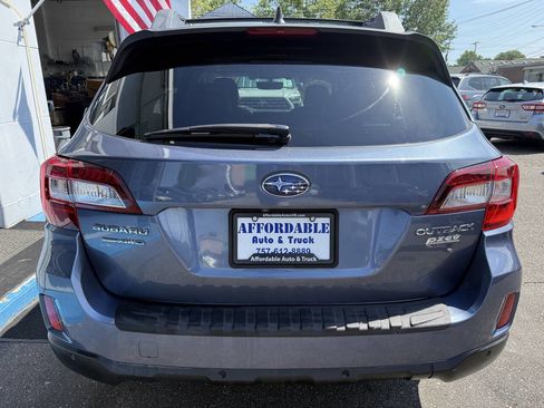 Used 2017 Subaru Outback 2.5i Limited AWD/4WD image 10