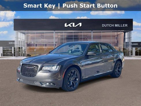 Used 2023 Chrysler 300 S image 3