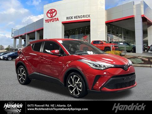 Used 2022 Toyota C-HR XLE FWD image 1