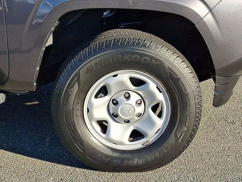 Used 2023 Toyota Tacoma SR image 11