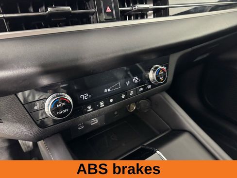 Used 2024 Mitsubishi Outlander SE image 18