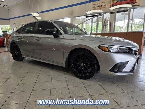 Used 2024 Honda Civic Sport image 3