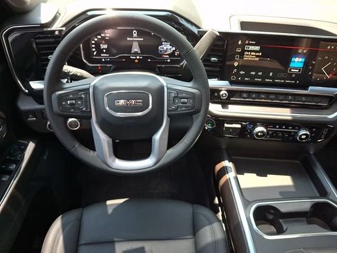 Used 2025 GMC Sierra 2500 SLT w/ SLT Premium Package AWD/4WD image 11