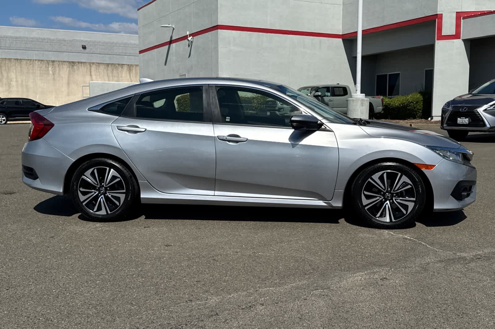 Used 2018 Honda Civic EX-T image 6