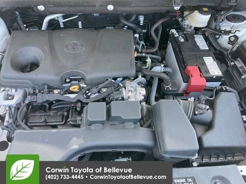 Used 2025 Toyota RAV4 XLE AWD/4WD image 28