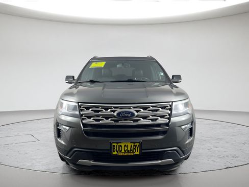 Used 2018 Ford Explorer XLT w/ Equipment Group 202A AWD/4WD image 2