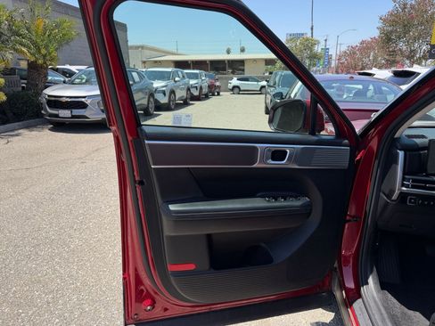 Used 2025 Hyundai Santa Fe SEL FWD image 18