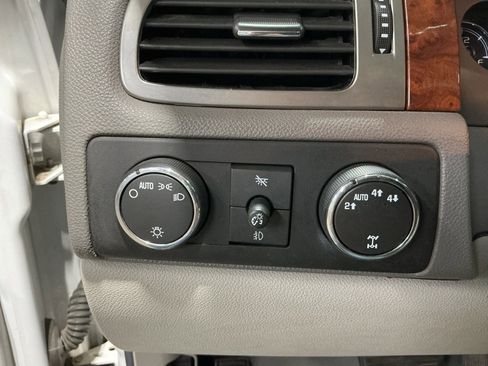 Used 2007 Chevrolet Avalanche LTZ w/ LTZ Preferred Equipment Group image 14