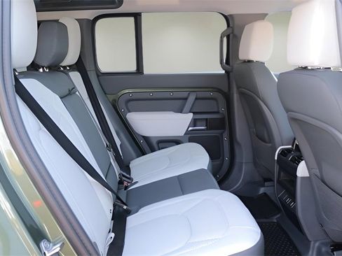 New 2026 Land Rover Defender 110 X-Dynamic SE image 17