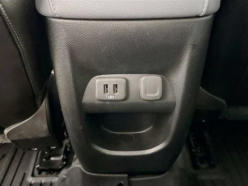 Used 2021 Chevrolet Colorado Z71 RWD image 23