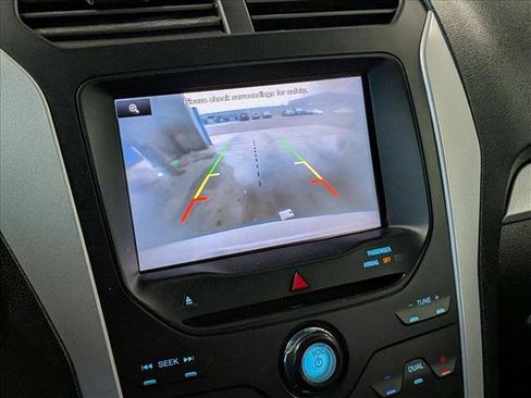 Used 2013 Ford Explorer XLT image 13