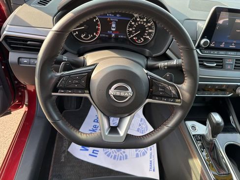 Used 2025 Nissan Altima 2.5 SR FWD image 18
