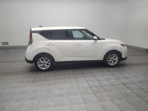 Used 2023 Kia Soul LX w/ Option Group 015 FWD image 10