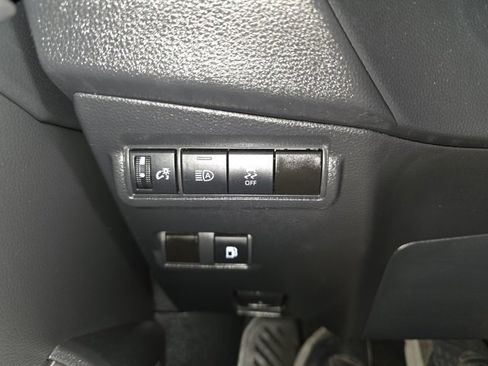 Used 2023 Toyota Corolla Cross SE image 18