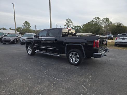 Used 2017 GMC Sierra 1500 SLT image 3