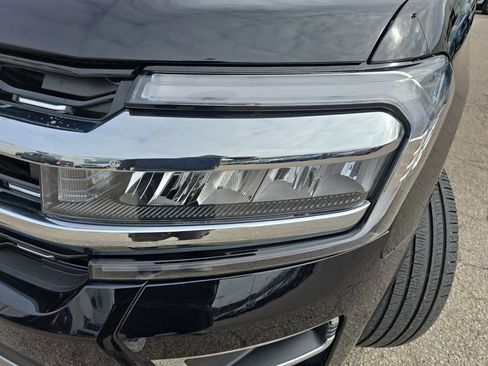 Used 2024 Ford Expedition Limited image 34