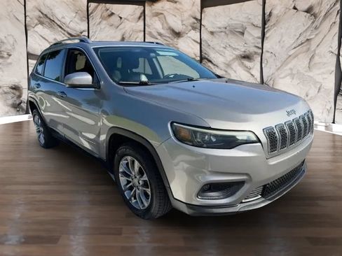 Used 2020 Jeep Cherokee Latitude Plus FWD image 7