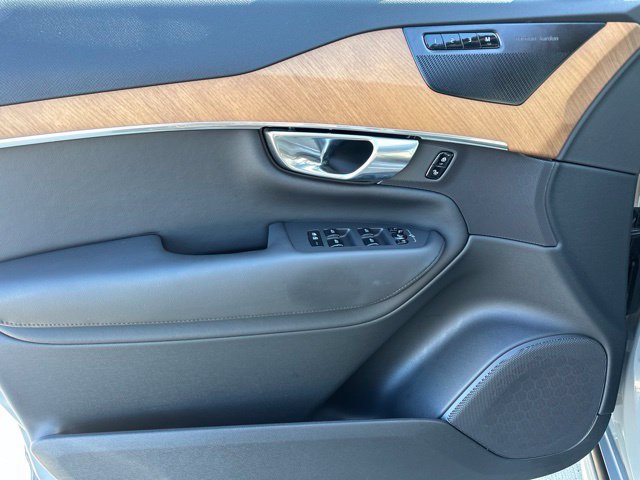 Certified 2024 Volvo XC90 T8 Plus w/ Protection Package Premier AWD/4WD image 17