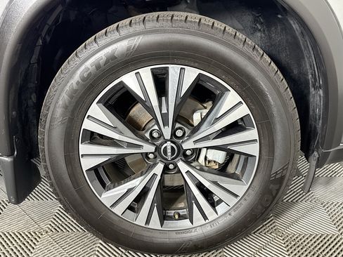 Used 2023 Nissan Rogue SV FWD image 30