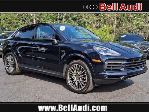 Used 2023 Porsche Cayenne Platinum Edition image 1