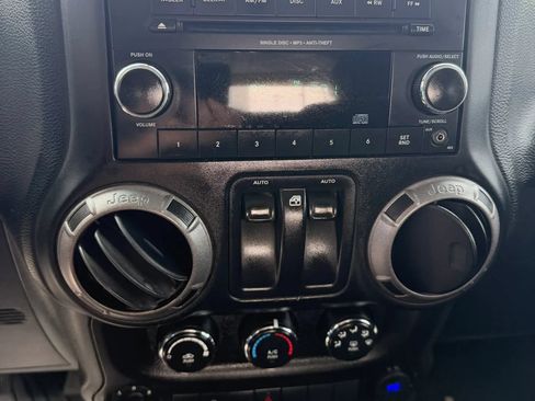 Used 2016 Jeep Wrangler Sport w/ Quick Order Package 23S AWD/4WD image 19