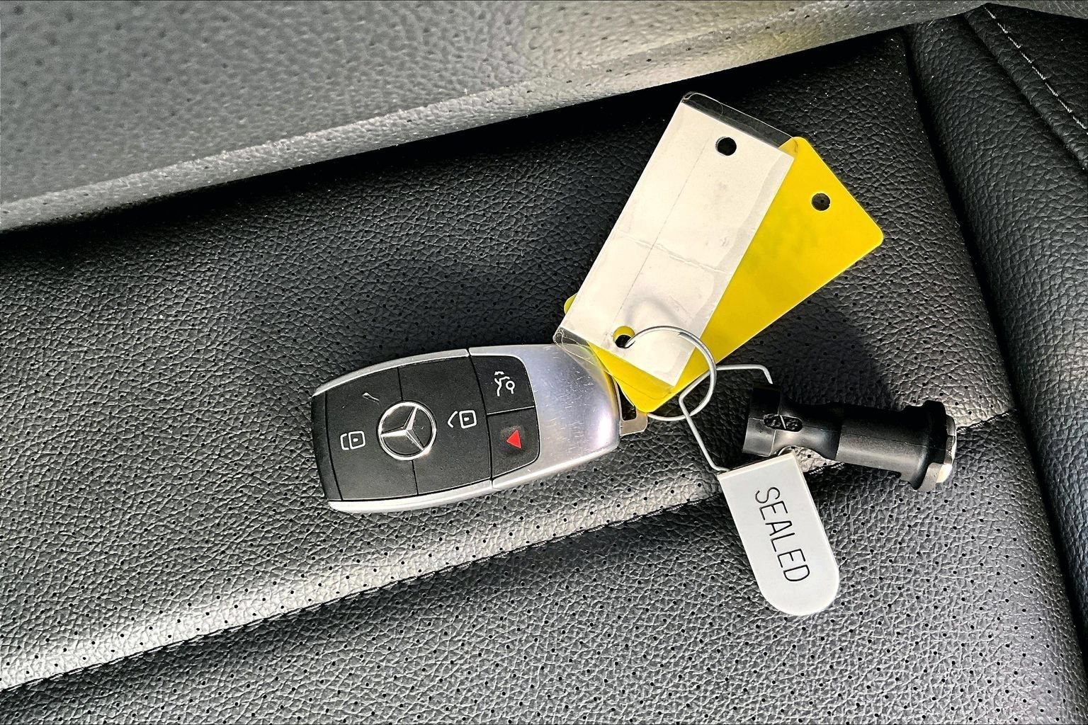 Used 2023 Mercedes-Benz GLS 450 4MATIC image 11