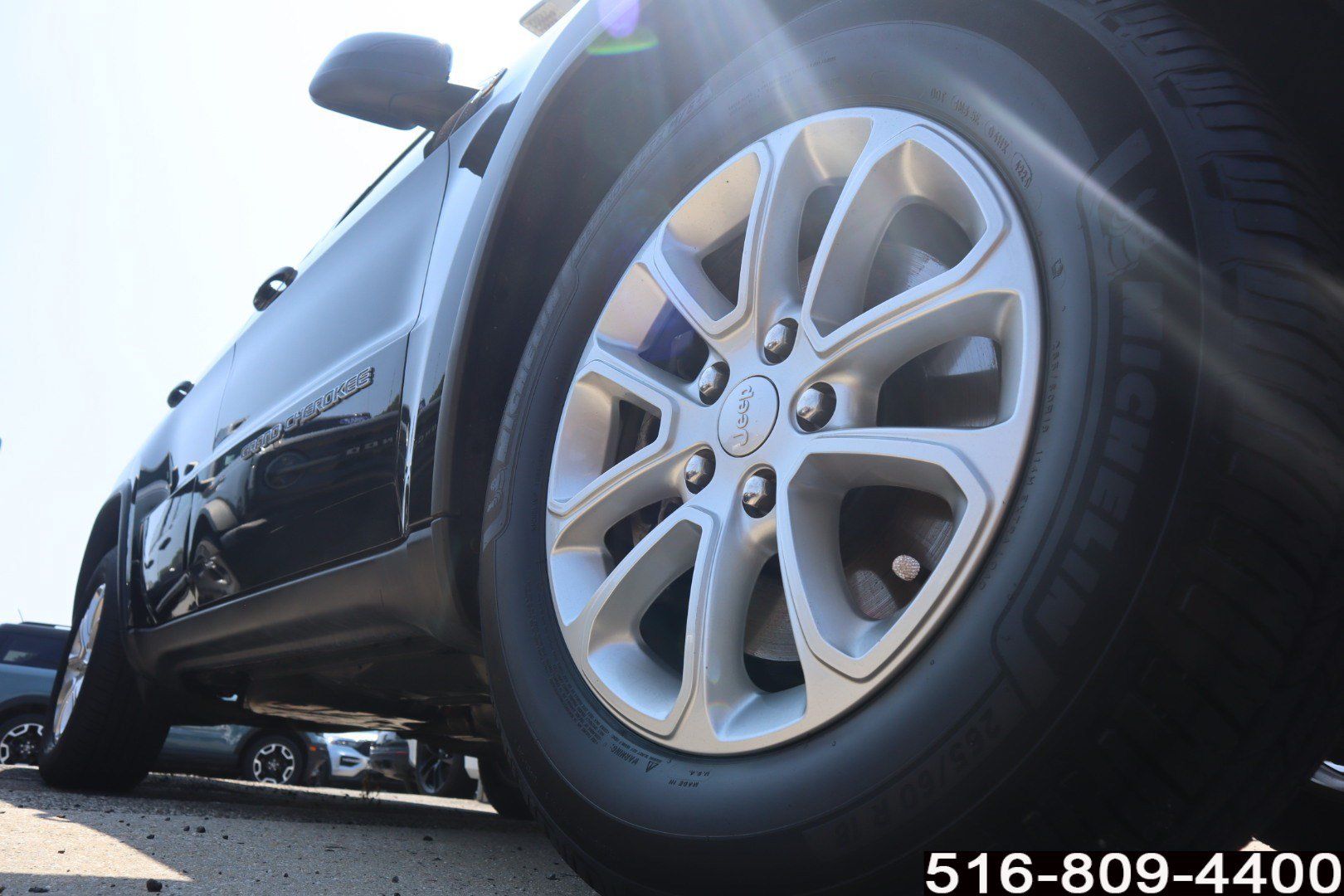 Used 2021 Jeep Grand Cherokee Laredo AWD/4WD image 7