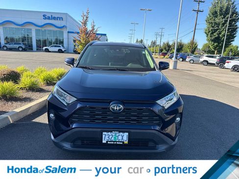 Used 2020 Toyota RAV4 XLE w/ XLE Grade Weather Package AWD/4WD image 6