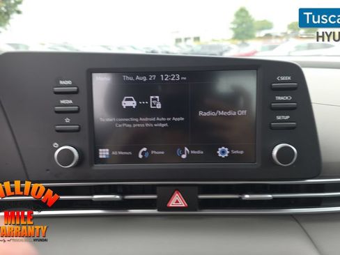 Used 2024 Hyundai Elantra SE FWD image 18