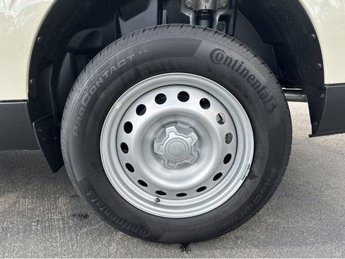 New 2025 Ford Maverick XL image 12