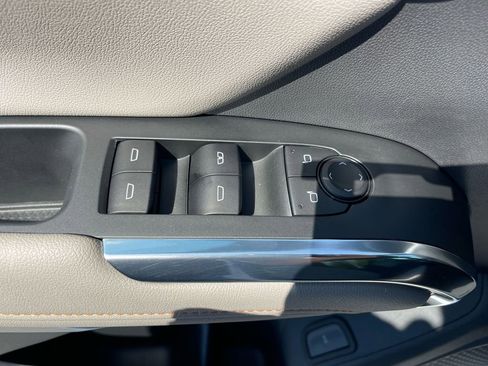 Used 2025 Chevrolet Traverse LT w/ LPO, Floor Liner Package image 28