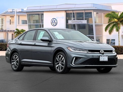 Used 2026 Volkswagen Jetta SE FWD image 1