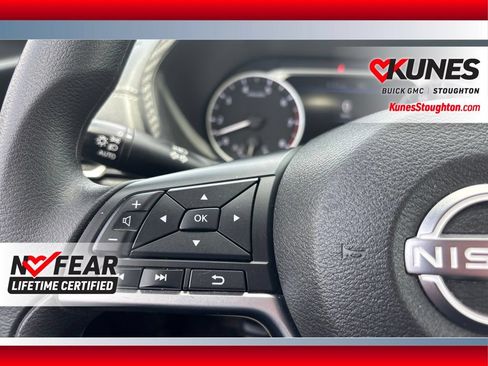 Used 2025 Nissan Sentra SV FWD image 21