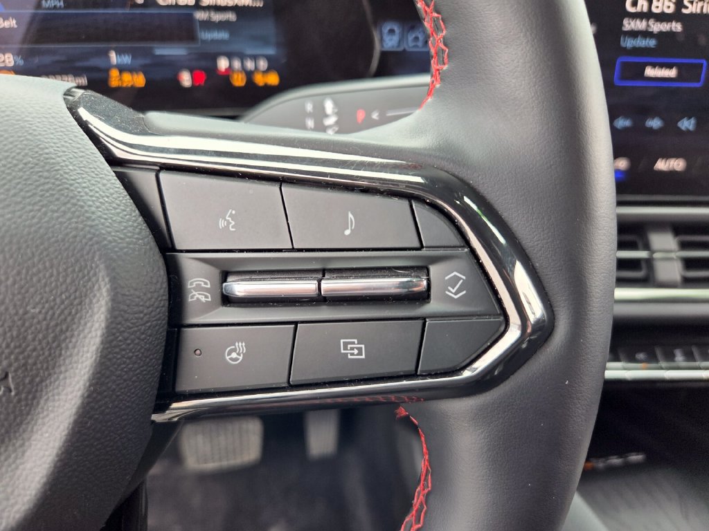 Certified 2025 Chevrolet Equinox EV RS FWD image 12