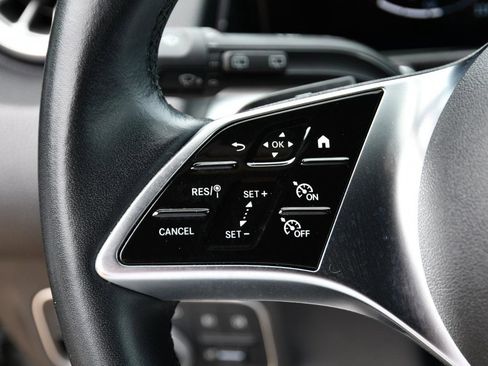 Used 2024 Mercedes-Benz GLB 250 image 11