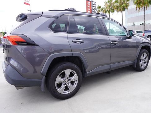 Used 2022 Toyota RAV4 XLE w/ Convenience Package FWD image 7