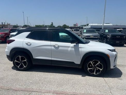 Used 2023 Chevrolet TrailBlazer RS w/ Convenience Package FWD image 5