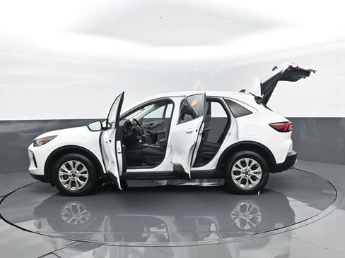 Used 2023 Ford Escape Active image 32