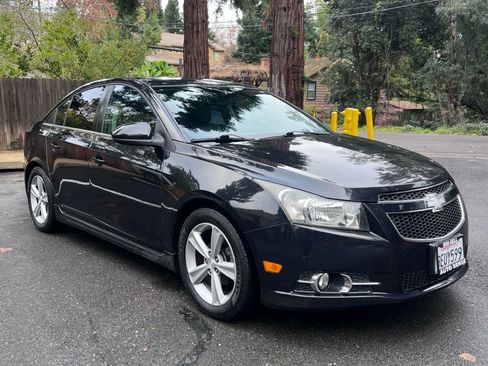 Used 2014 Chevrolet Cruze LT w/ RS Package image 2