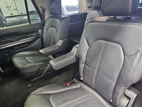 Used 2018 Ford Expedition Platinum image 14