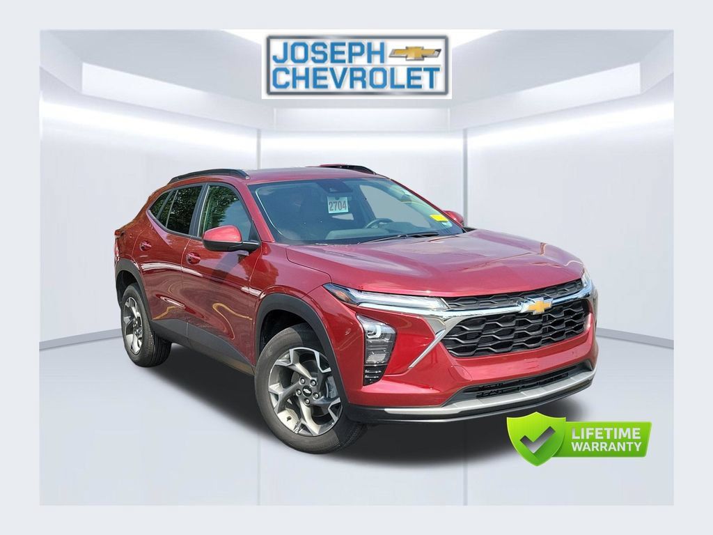 Used 2025 Chevrolet Trax LT w/ Driver Confidence Package FWD 360° Tour