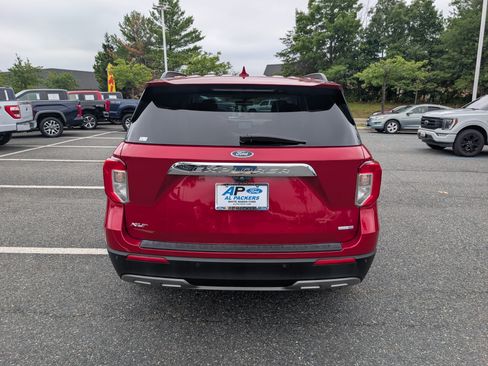 Certified 2020 Ford Explorer XLT w/ Equipment Group 202A AWD/4WD image 4
