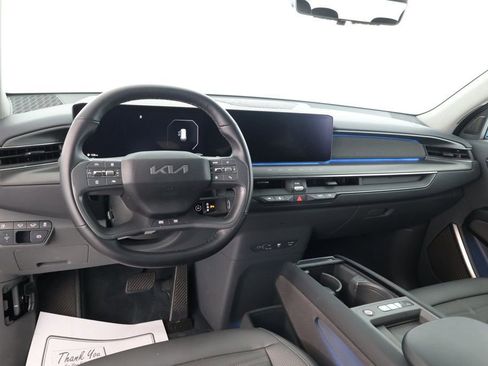 Used 2024 Kia EV9 Land image 13