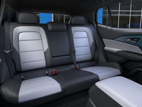 New 2026 Chevrolet Equinox EV LT w/ Convenience Package II FWD image 17